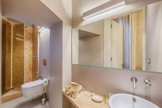 Luxury Tek Büyük Yataklı Oda