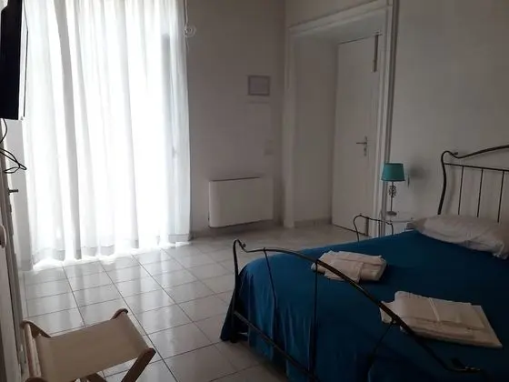 Üç Kişilik Oda