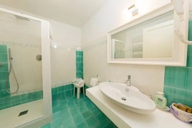 Classic Tek Büyük Yataklı Oda