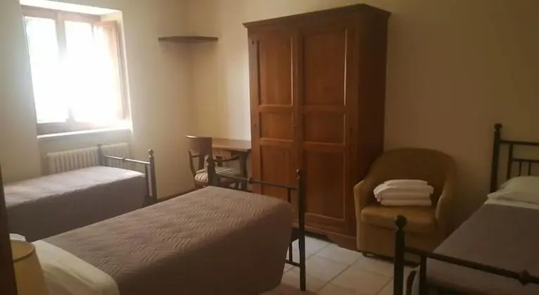 Üç Kişilik Oda