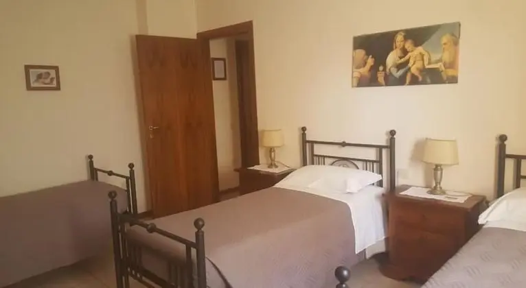 Üç Kişilik Oda
