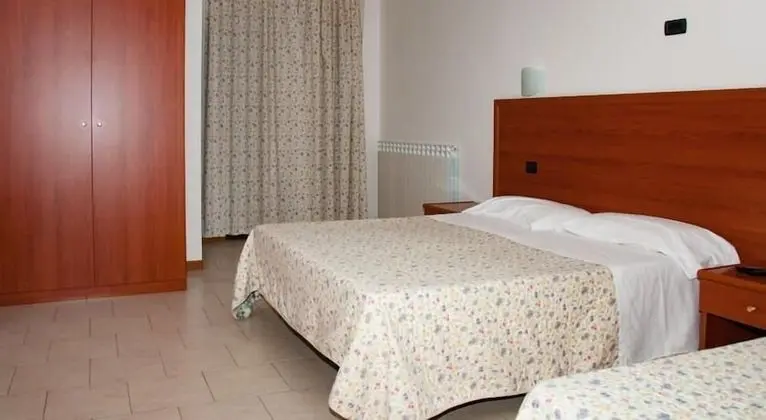 Oda, Havuz Manzaralı