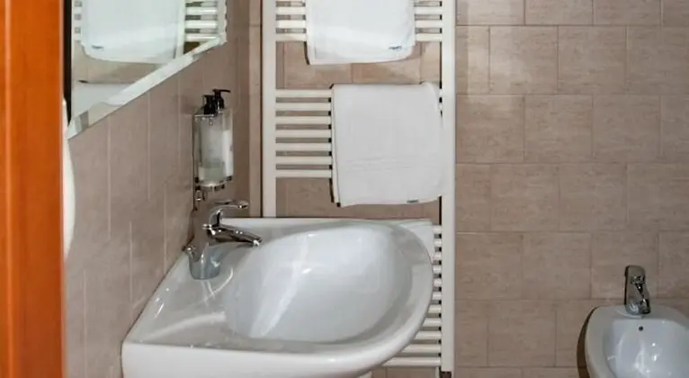 Oda, Havuz Manzaralı