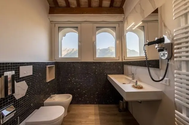 Deluxe Tek Büyük veya İki Ayrı Yataklı Oda (Lucia)