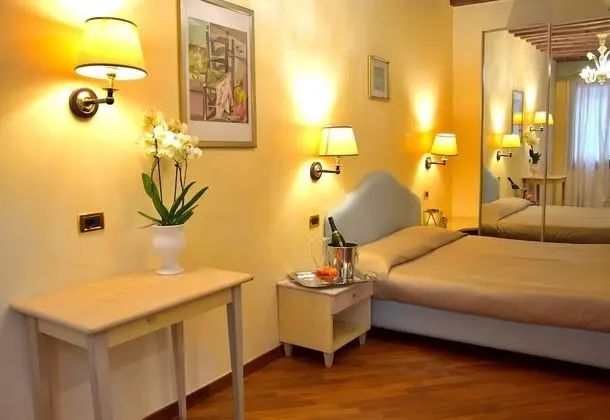 Standard Tek Büyük Yataklı Oda