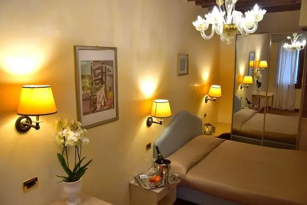 Standard Tek Büyük Yataklı Oda