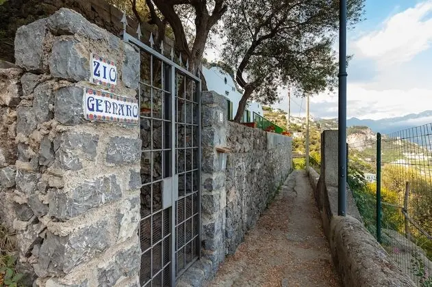 Üç Kişilik Oda, Mutfak, Deniz Manzaralı