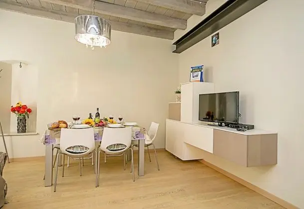 Family Apart Daire, Birden Çok Yatak (Residenza Il Cavaliere del Lago)