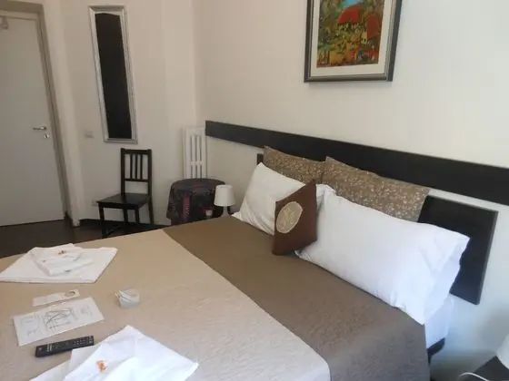 Tek Büyük Yataklı Oda, Ortak Banyo