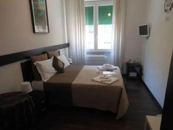 Tek Büyük Yataklı Oda, Ortak Banyo