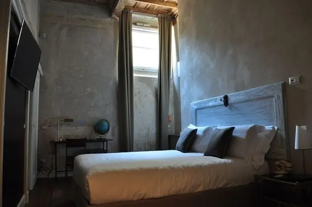 Classic Tek Büyük Yataklı Oda