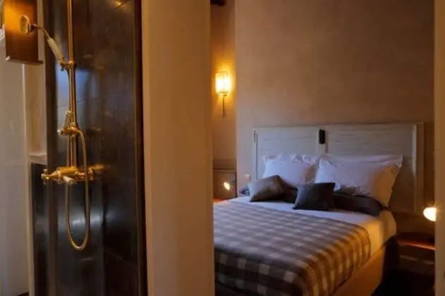 Classic Tek Büyük Yataklı Oda