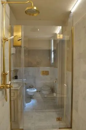 Classic Tek Büyük Yataklı Oda