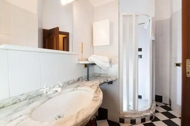 Standard Tek Büyük Yataklı Oda, Ortak Banyo