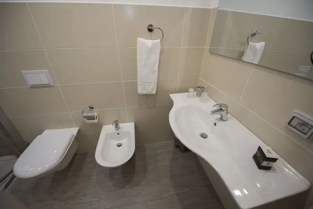 Tek Büyük Yataklı Oda, Bahçe Manzaralı (2)