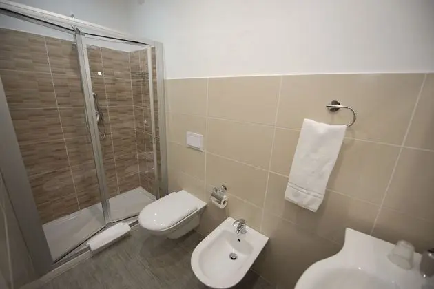 Tek Büyük Yataklı Oda, Bahçe Manzaralı (2)