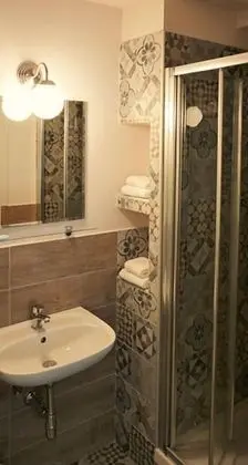 Standard Tek Büyük Yataklı Oda (  1  )