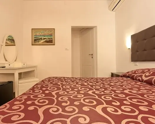 Classic Tek Büyük Yataklı Oda (Queen Bed)