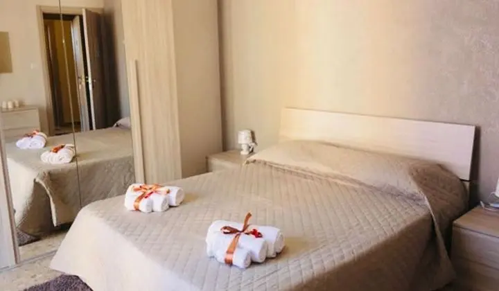 Tek Büyük Yataklı Oda (Rovigo)