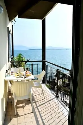 Stüdyo, Göl Manzaralı