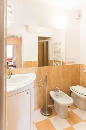 Basic Apart Daire, 2 Yatak Odası, Veranda, Zemin Kat
