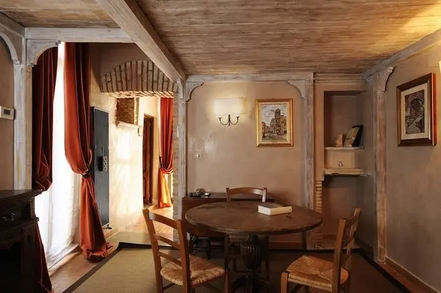 Studio Portico, Separate Building (Via del Portico D'Ottavia 13)