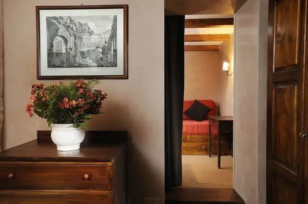 Studio Portico, Separate Building (Via del Portico D'Ottavia 13)