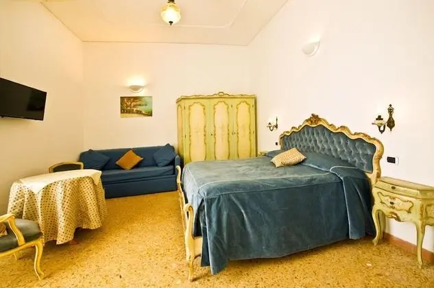 Üç Kişilik Oda