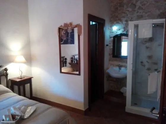 Classic Tek Büyük Yataklı Oda