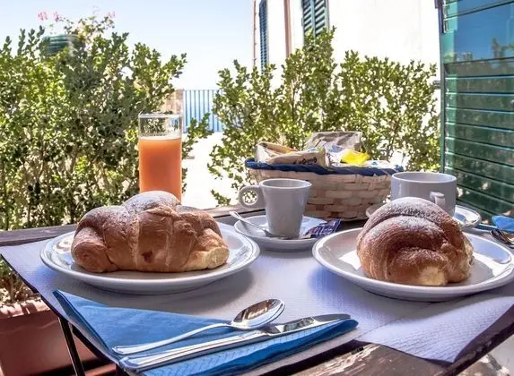 Deluxe Tek Büyük Yataklı Oda, Deniz Manzaralı