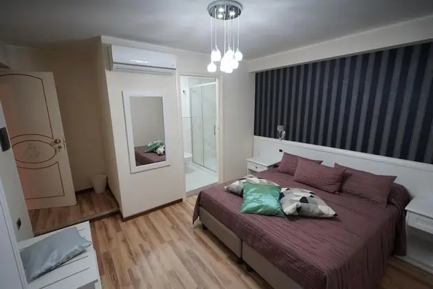 Basic Tek Büyük veya İki Ayrı Yataklı Oda