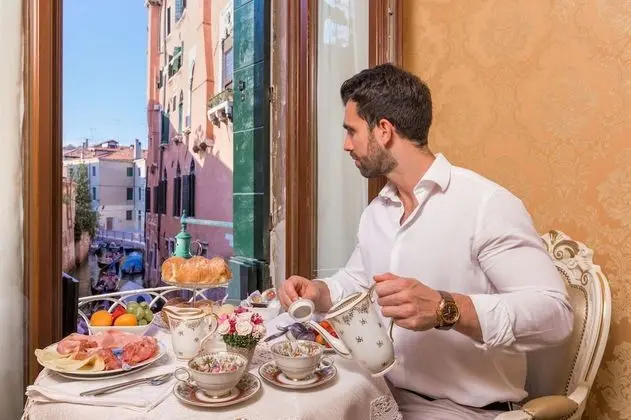 Deluxe Üç Kişilik Oda, Kanal Manzaralı