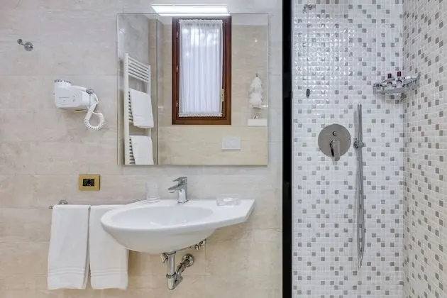 Superior Tek Büyük veya İki Ayrı Yataklı Oda (Internal View)