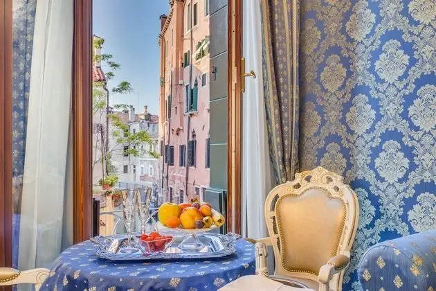 Superior Üç Kişilik Oda, Kanal Manzaralı