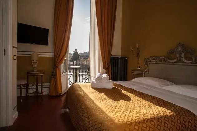 Luxury Tek Büyük Yataklı Oda, Balkon, Nehir Manzaralı