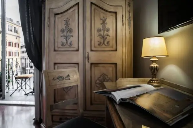 Luxury Tek Büyük Yataklı Oda, Balkon, Nehir Manzaralı