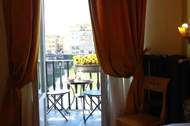 Luxury Tek Büyük Yataklı Oda, Balkon, Nehir Manzaralı