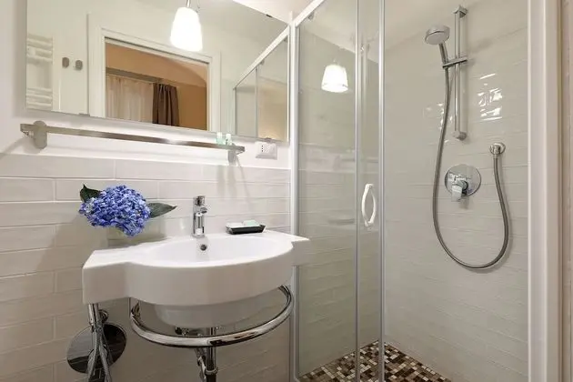 Superior Tek Büyük Yataklı Oda, Banyolu/Duşlu