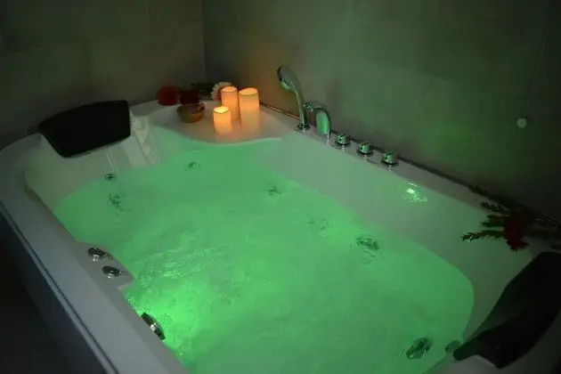 Junior Süit, 1 Yatak Odası, Sıcak Su Küveti, Şehir Manzaralı (Romantic & SPA)