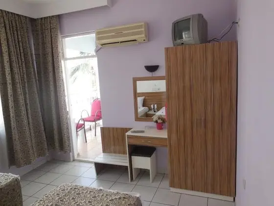 Ekonomik Oda, Havuz Manzaralı