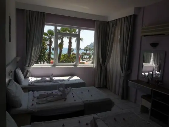 Triple, Deniz Manzaralı