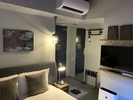 Büyük Yataklı Tek Kişilik Oda, Sigara İçilmez (Moderate, No Housekeeping)