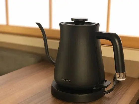 İki Ayrı Yataklı Oda, Sigara İçilmez