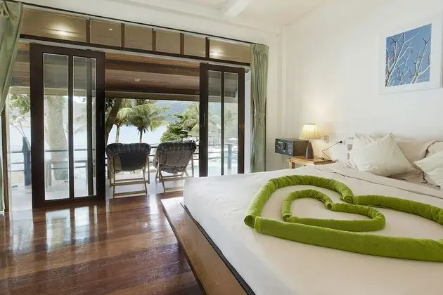 Deluxe Beach Front