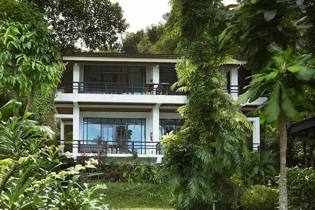 Deluxe Beach Front