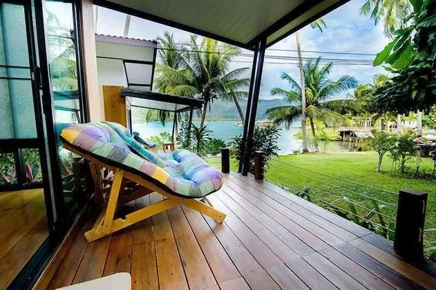 Super Deluxe Beach Front