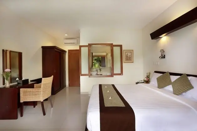 Superior Oda, Balkon (Upstairs)