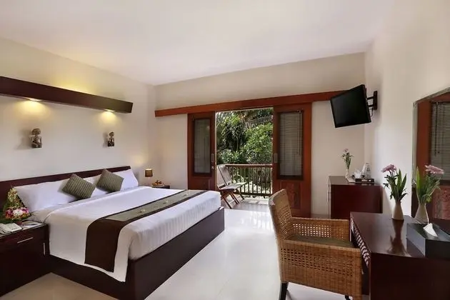 Superior Oda, Balkon (Upstairs)