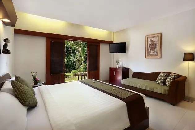 Superior Oda, Balkon (Upstairs)