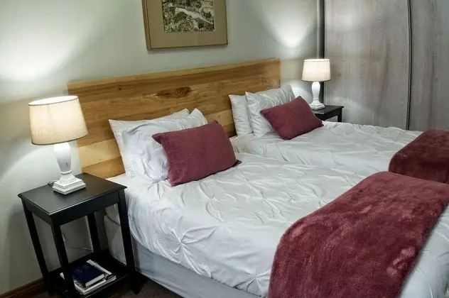 Strelitzia Twin Room
